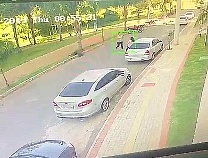 Imagens de câmeras de segurança flagraram assalto no Parque Cascavel