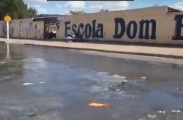 Esgoto céu aberto Aparecida