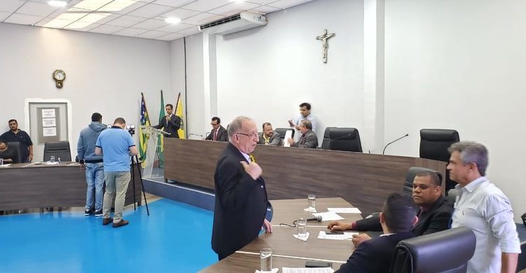 Vereadores criticam PL que autoriza dívida de R$ 85 MI à prefeitura | Foto: Folha Z