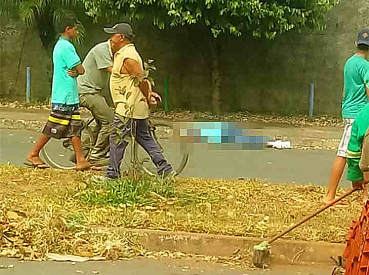 Moradores da região, que é residencial, relataram o susto com o barulho dos disparos de arma de fogo após mais um homicídio em Aparecida | Foto: Leitor / Folha Z