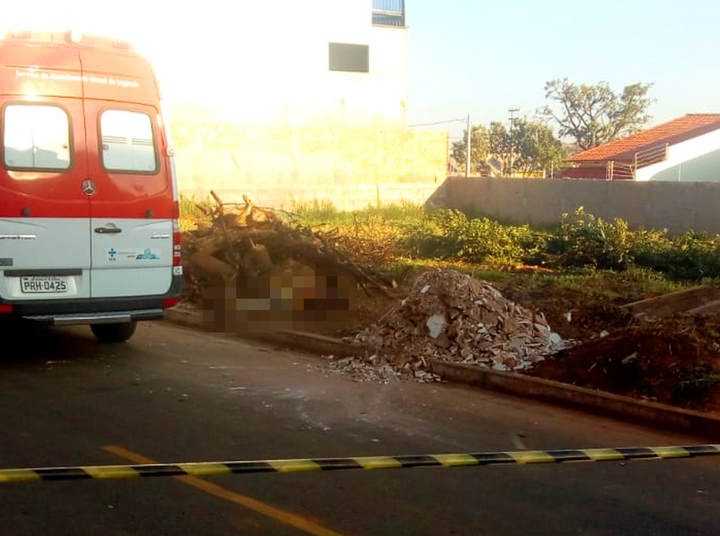 Homicídio ocorreu no setor Terra Prometida, próximo à entrada do Polo Empresarial de Aparecida | Foto: Leitor / Folha Z