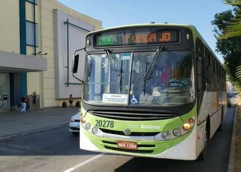 Ônibus na Avenida Rio Verde, entre Goiânia e Aparecida de Goiânia | Foto: Folha Z