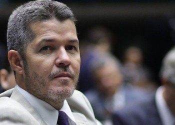 Delegado Waldir já reside na cidade, transferiu o título de eleitor e participa com muita frequência de eventos em várias regiões do município | Foto: divulgação