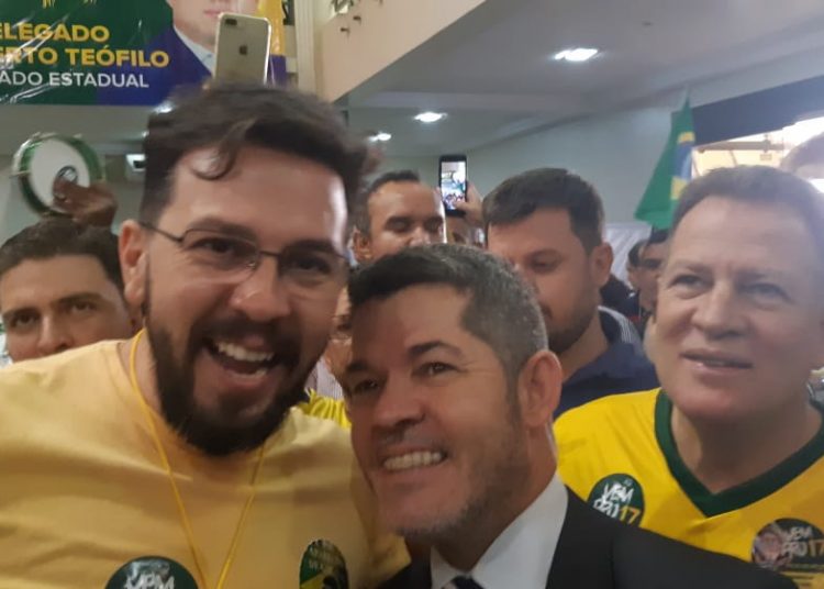 Presidente do PSL de Aparecida Professor Hugo e delegado Waldir