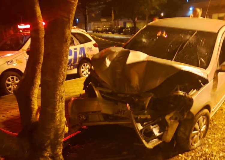 Acidente fatal ocorreu por volta das 20h dessa segunda-feira, 23, na Avenida Graça Aranha, Jardim Nova Era | Foto: Leitor / FZ