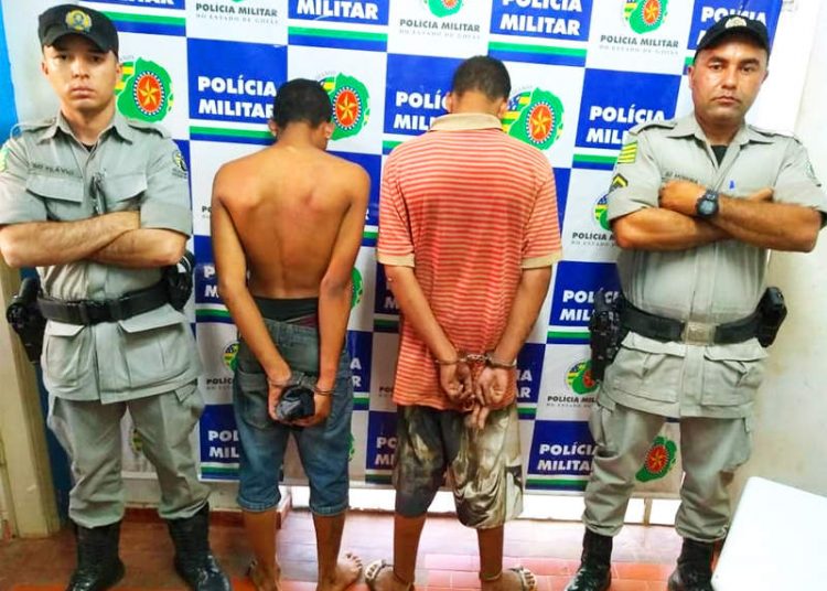 Adolescents foram encaminhados ao 1° DP de Aparecida após assalto em passarela no Centro da cidade | Foto: Divulgação / PM