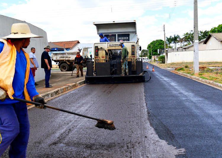 Licitação prevê asfalto em mais bairros de Aparecida | Foto: Claudivino Antunes