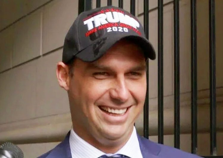 Presidente não descarta Eduardo Bolsonaro em embaixada no futuro | Foto