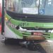 Motociclista gravemente ferido ônibus