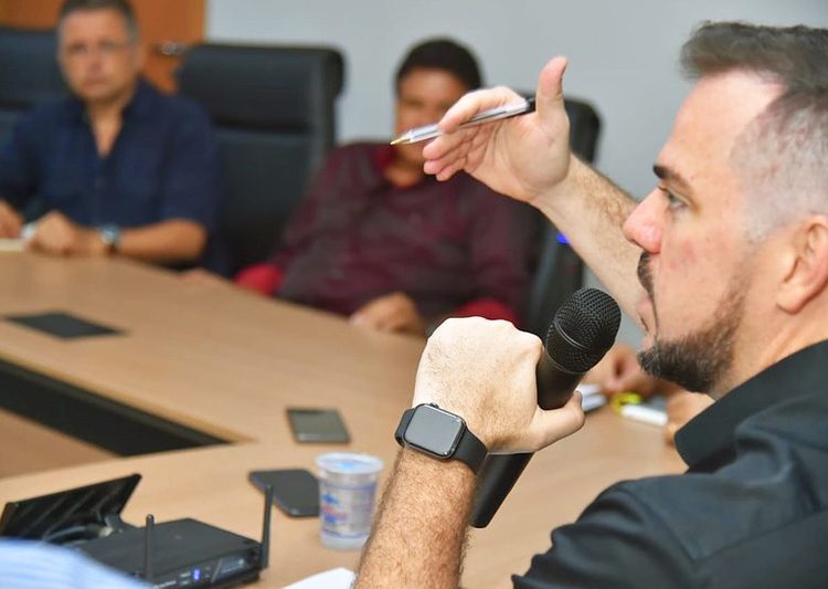 Gustavo Mendanha, até agora, emite sinais de que não deseja flertar com a mesmice | Foto: Divulgação / Prefeitura