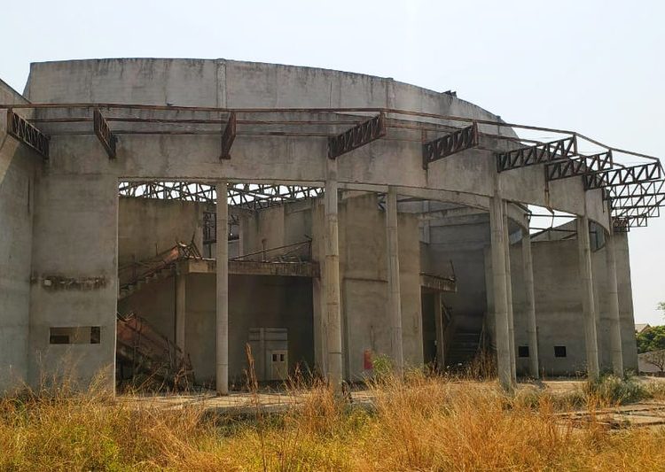 Obra do Anfiteatro de Aparecida será licitada novamente após paralisação | Foto: Folha Z