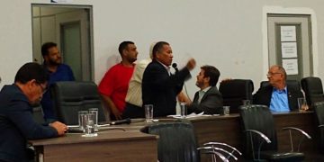 Vereador Aldivo Araújo anunciou renúncia à presidência da CCJR da Câmara de Aparecida nesta terça, 5 | Foto: Folha Z