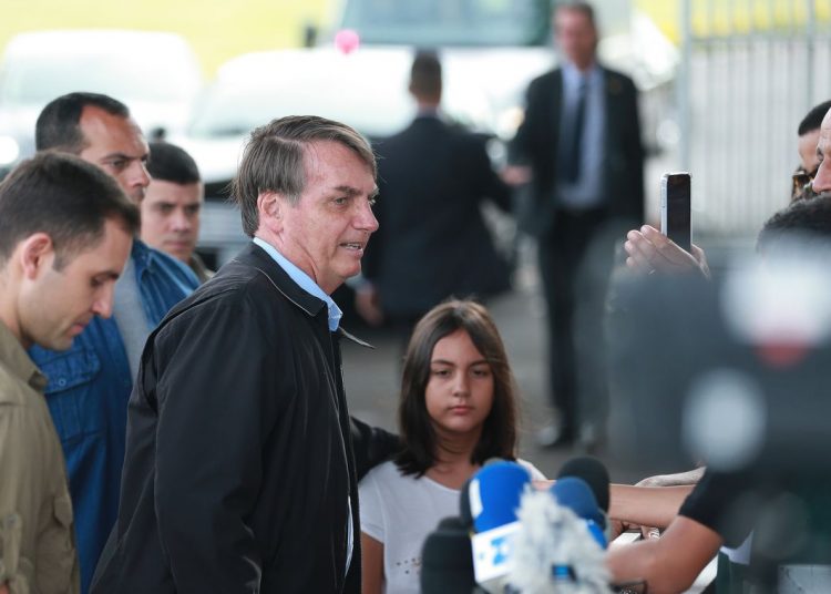 Bolsonaro pede para eleitores não votarem em quem usar o Fundão