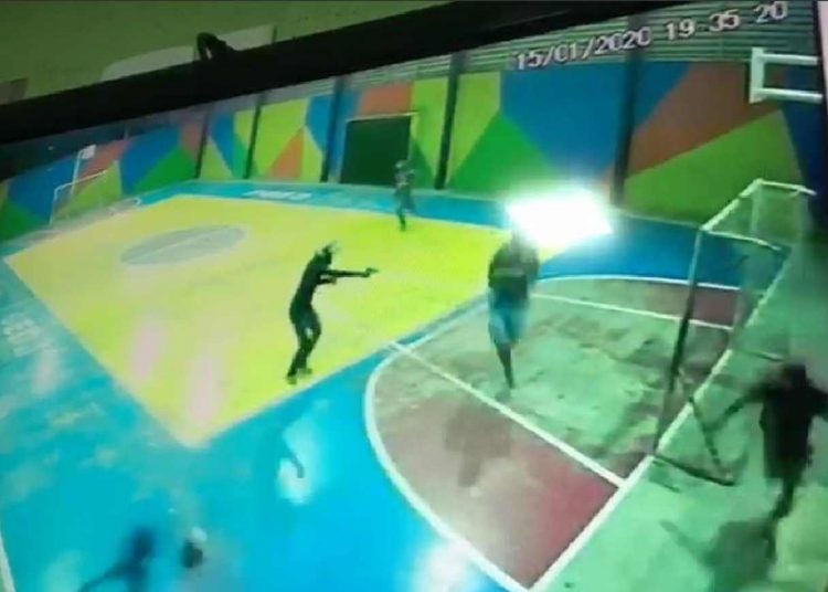 dupla armada invade escola Fortaleza