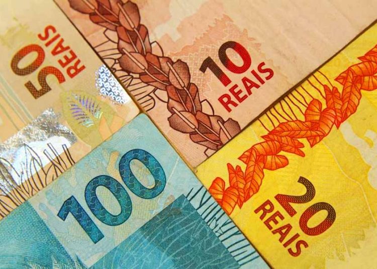 Salário minímo em 2020 subiria de R$1.039 para R$1.045 | Foto: Marcos Santos / USP Imagens