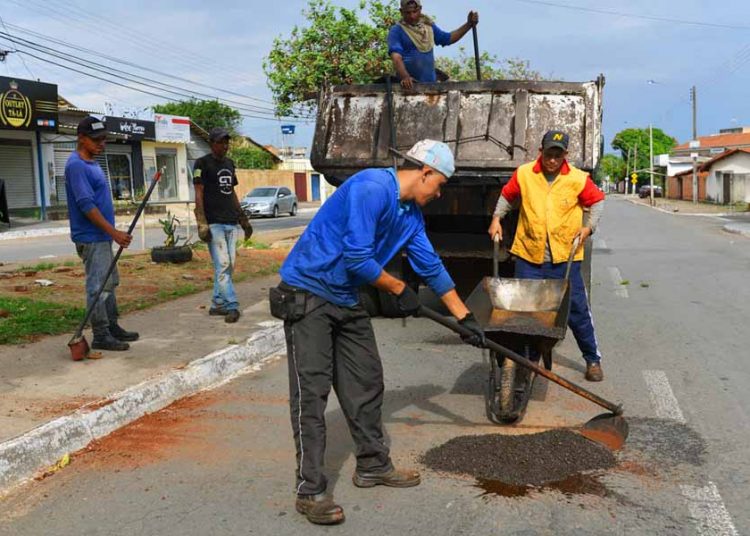 Veja como funciona a Operação Tapa Buracos nas ruas de Aparecida | Foto: Claudivino Antunes