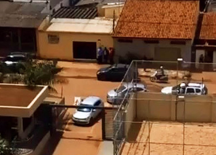 Perseguido pela PM, homem faz criança de 1 ano refém em Aparecida | Foto: Leitor / FZ