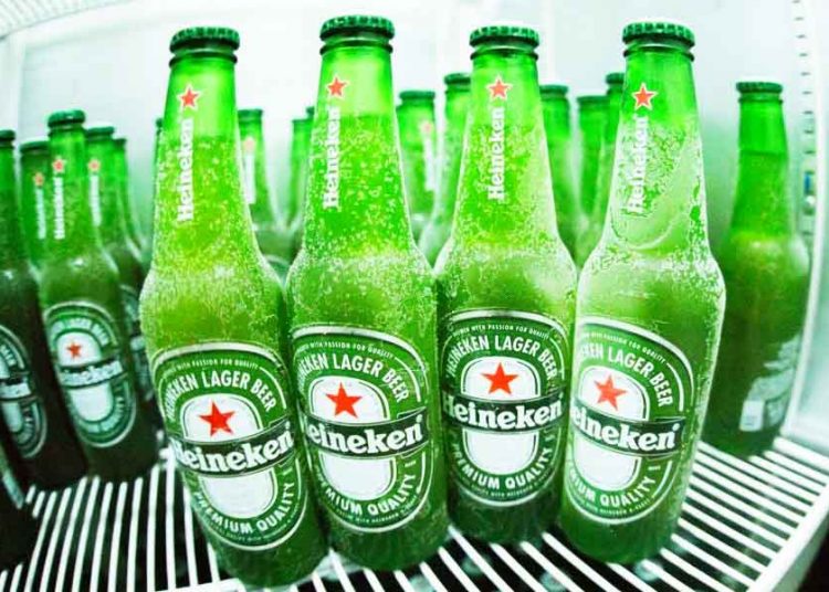 Lote de long necks da Heineken sofre recall por risco de vidro lascar | Foto: Divulgação