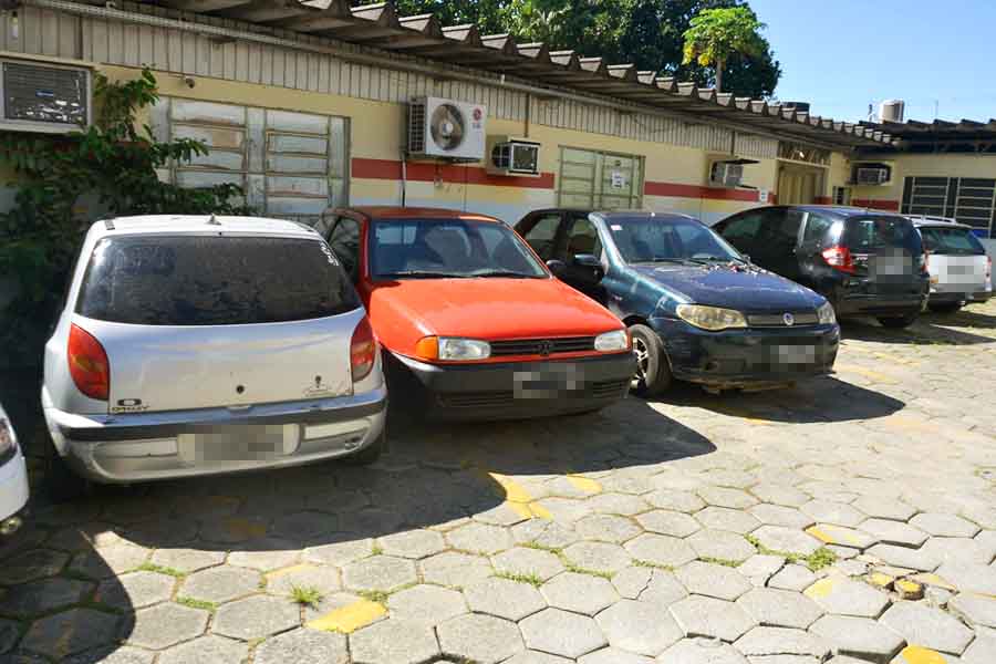 Semma apreende som automotivo e interdida distribuidoras em Aparecida | Foto: Claudivino Antunes