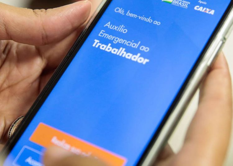 Pessoas com cadastro aprovado ainda não receberam auxílio emergencial | Foto: Marcello Casal Jr/Agência Brasil