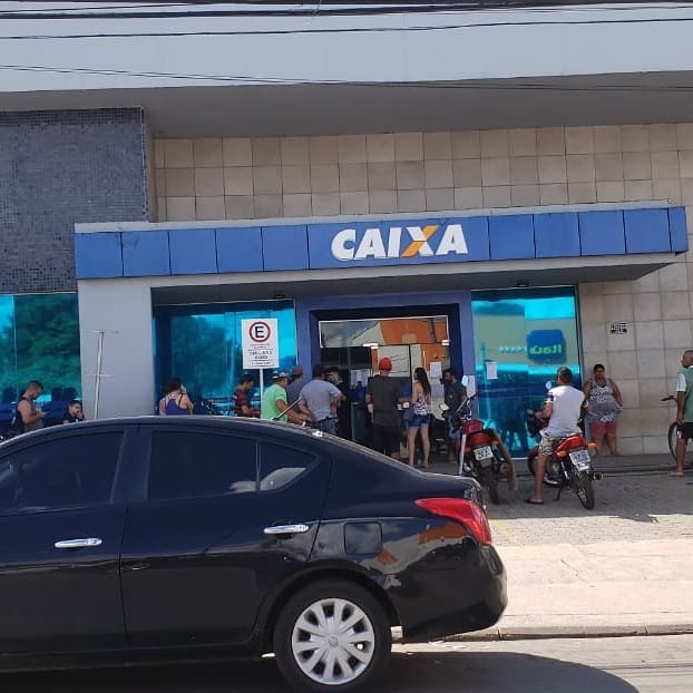 filas aglomerações agência Caixa