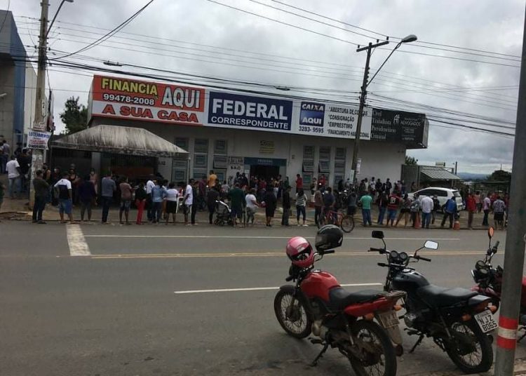 filas aglomerações Goiânia Aparecida Caixa