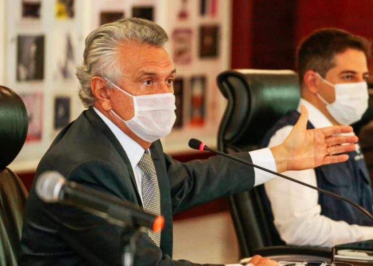 Governador Ronaldo Caiado planeja retomar medidas mais duras de combate à Covid-19, como fechar o comércio novamente | Foto: Cristiano Borges