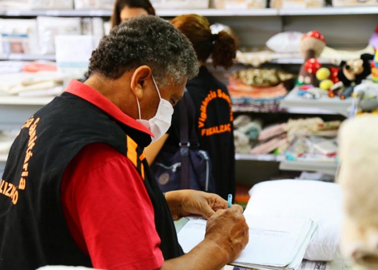 Fiscalização interditou 116 estabelecimentos em Aparecida por irregularidades de medidas de saúde | Foto: Enio Medeiros