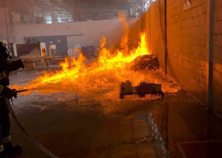 incêndio fábrica álcool Aparecida