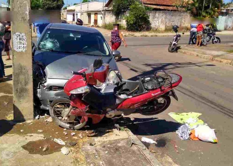 mulher quebra pé acidente grave Aparecida