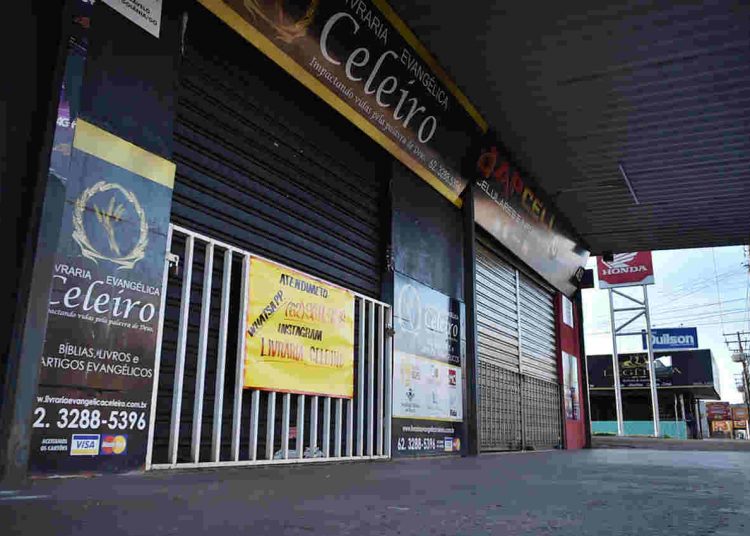 Aparecida risco amarelo coronavírus