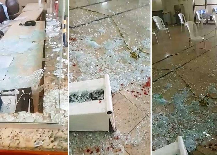Ataque deixa rastro de destruição na UPA Brasicon | Foto: Leitor/FZ