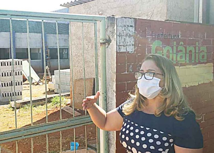 Suplente de vereadora, Irmã Cida fiscaliza obras da UPA do Jardim América | Foto: Folha Z