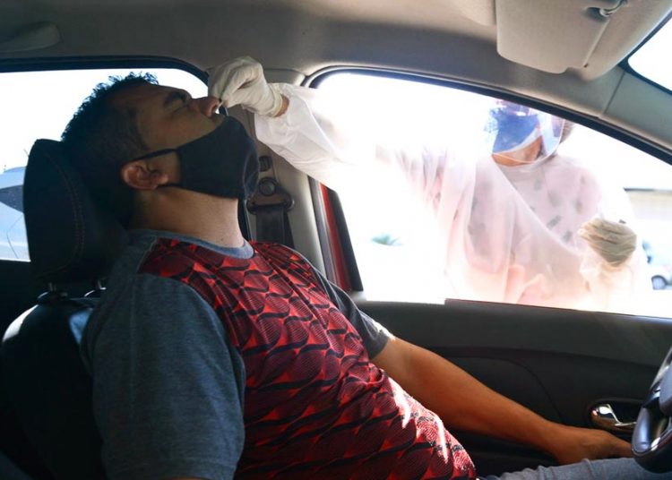 Drive thru de testagem detecta casos de covid-19 em Aparecida | Foto: Claudivino Antunes