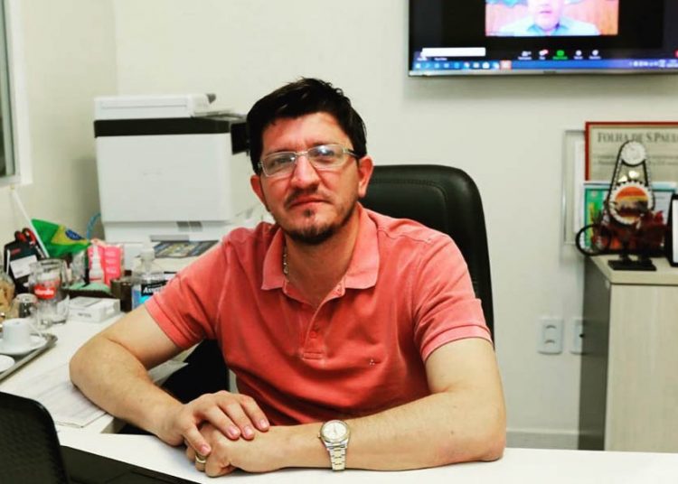 Deputado Glaustin da Fokus (PSC) durante videoconferência de reunião da comissão da Câmara que discute a PEC da reforma tributária | Foto: Divulgação