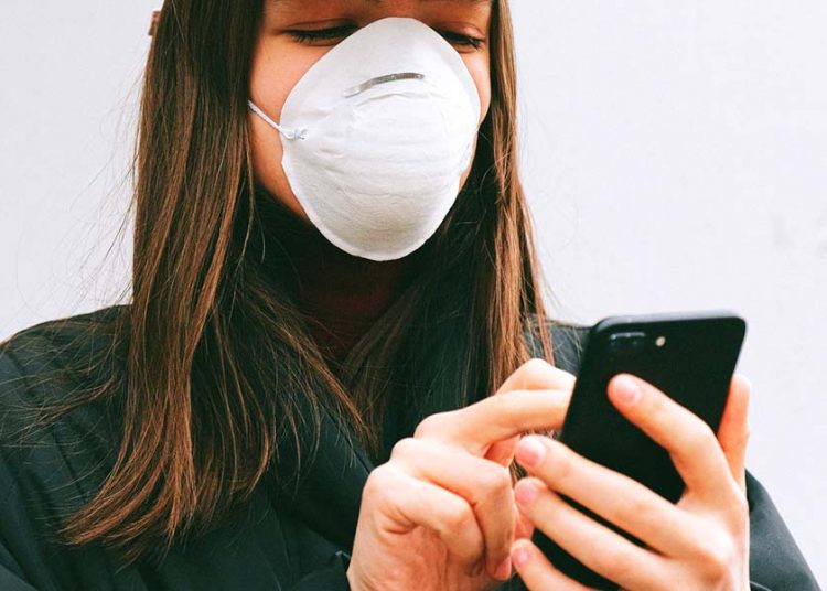 Governo de Goiás irá rastrear e monitorar casos de covid-19 por meio de app no celular | Foto: Anna Shvets/Pexels