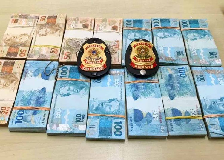 R$ 110 mil apreendidos no apartamento de Alexandre Baldy em Goiânia | Foto: Divulgação/PF