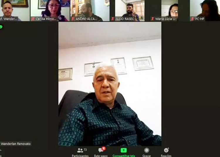 Secretário Wanderlan Renovato em reunião virtual para discutir estratégias para a Educação Infantil e Fundamental de Aparecida em 2020 | Foto: Reprodução