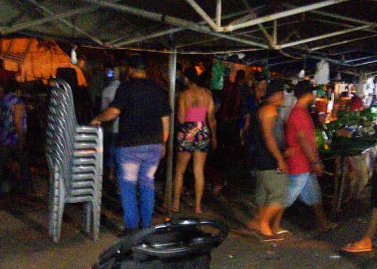 Homicídio em feira no Santa Luzia, em Aparecida de Goiânia | Foto: Leitor / FZ