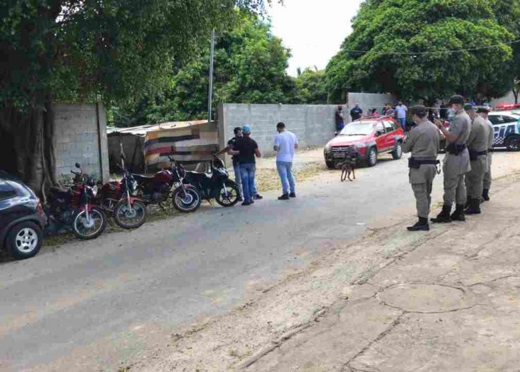 homem morto tiros Goiânia