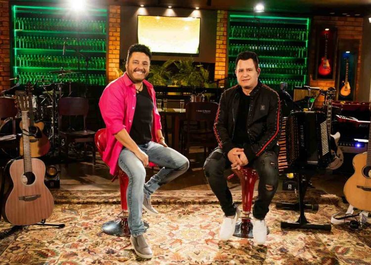 Bruno e Marrone durante live