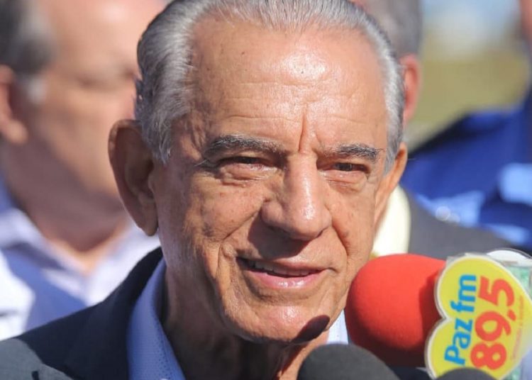 Prefeito Iris em encontro com jornalistas