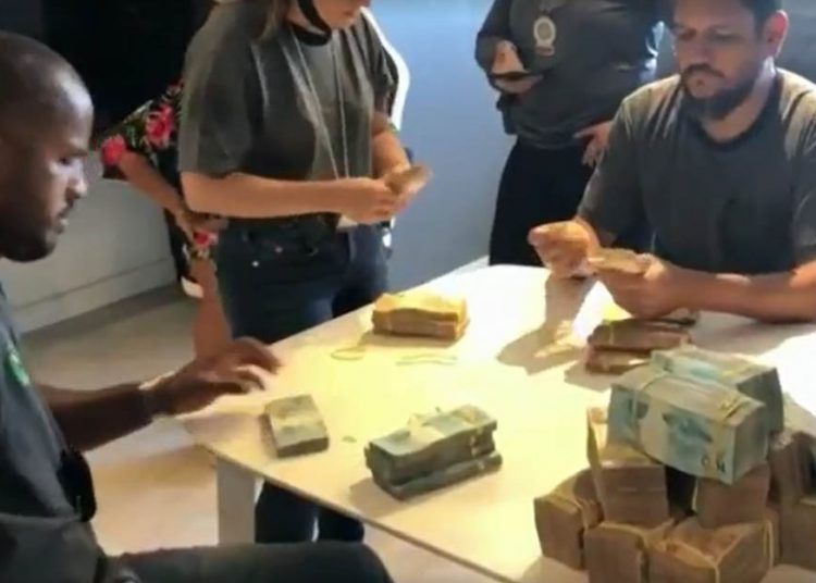 Material apreendido em mansão de Nego do Borel | Foto: Reprodução Polícia Civil de São Paulo