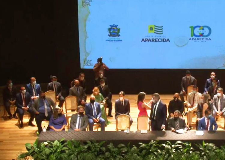 Vilmar Mariano não discursa durante cerimônia de posse