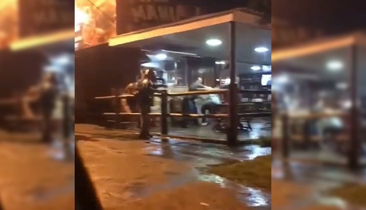 Motociclista dispara contra homem em pit dog - Crédito: Reprodução