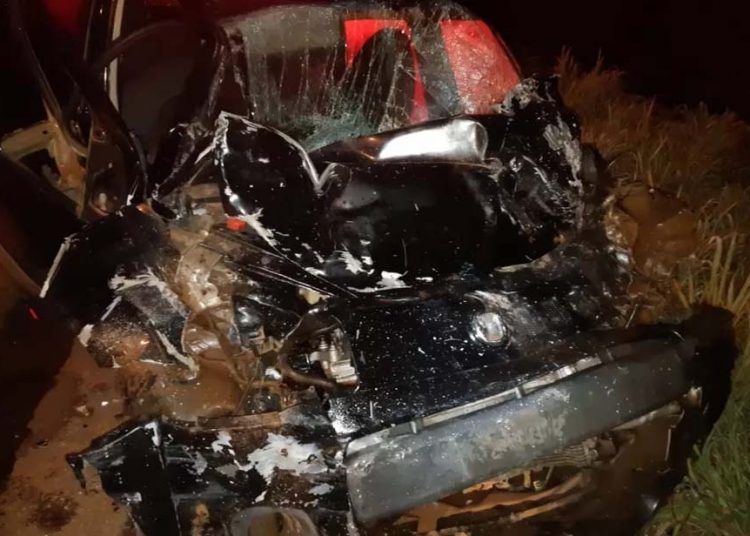 Veículo após acidente causado por ladrões na rodovia BR-070 - Crédito: PRF
