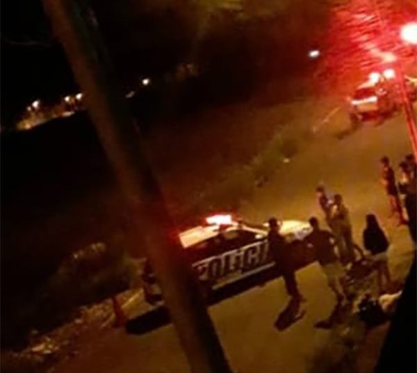 Suposto "acidente" com motociclista no Residencial Vale dos Sonhos - Créditos: Reprodução
