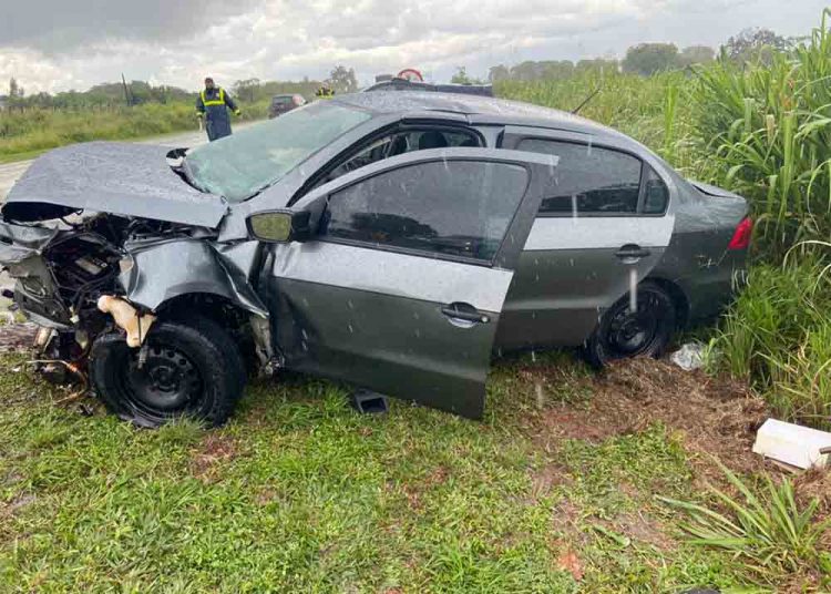 Carro destruído em acidente na BR-050 - Foto: CBMGO