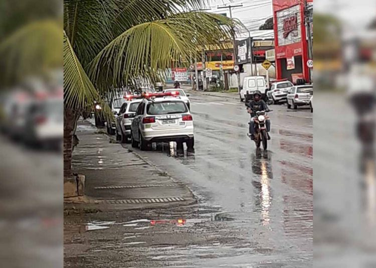 PM fecha comércios em Aparecida - Foto: Reprodução