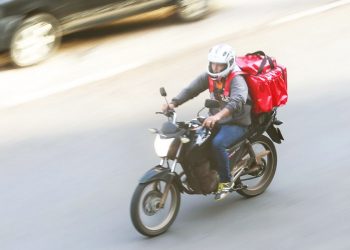 Entregador de delivery por app | Foto: Marcello Casal jr/Agência Brasil
